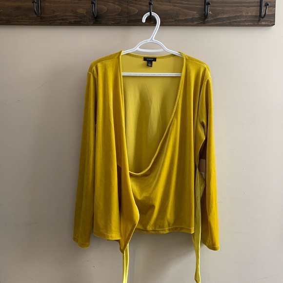 FREE SHIPPING Nordstrom Velvet Wrap Shirt - Picture 5 of 7
